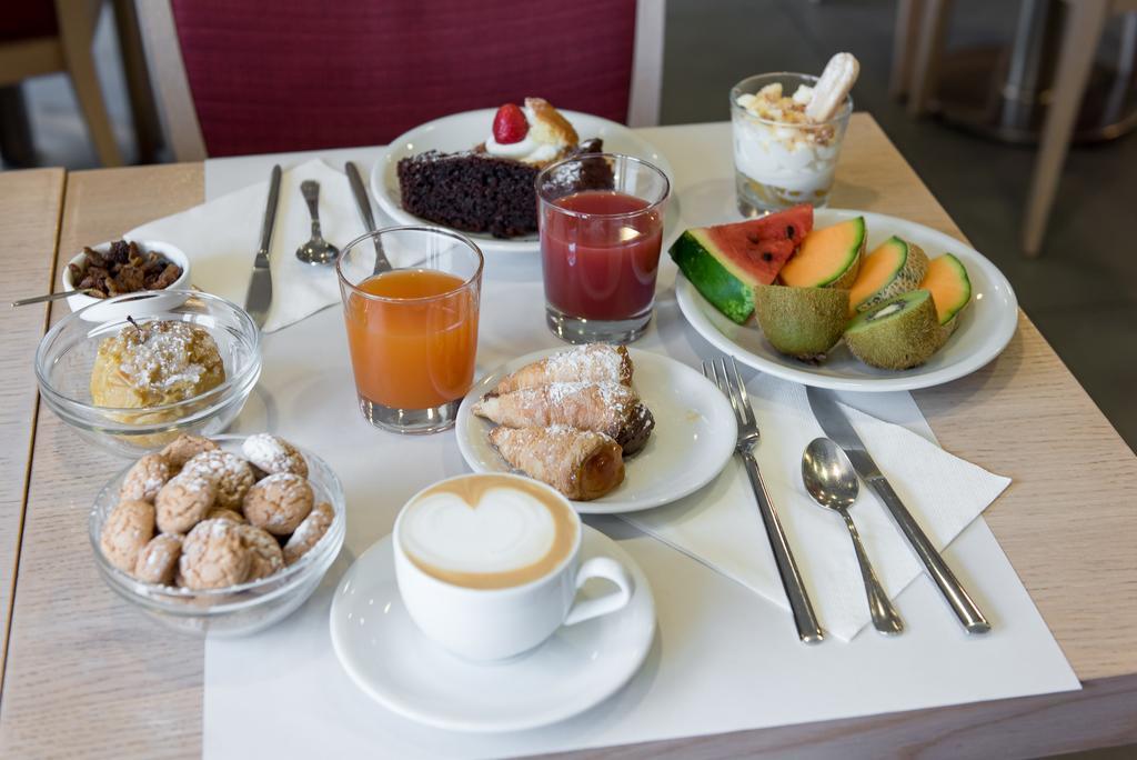 Double Room (Single Use),682217013:JPEG